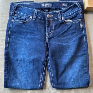 Silver jeans suki mid skinny jeans.